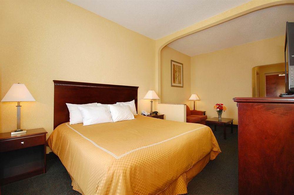 Comfort Suites Columbus State University Area Exterior foto