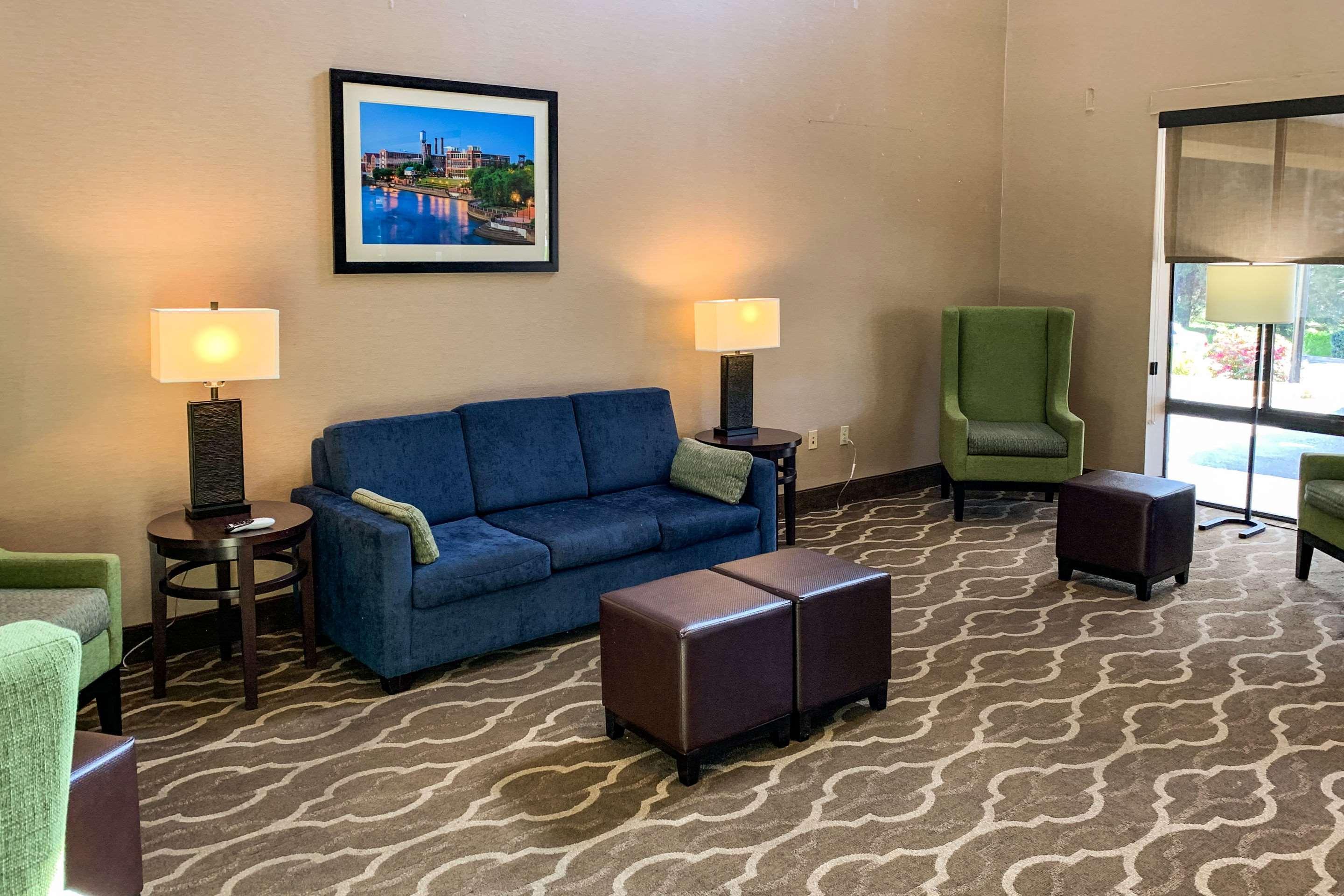 Comfort Suites Columbus State University Area Exterior foto